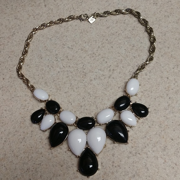 Banana Republic Jewelry - NWOT banana republic statement necklace Banana Republic Jewelry - NWOT banana republic statement necklace